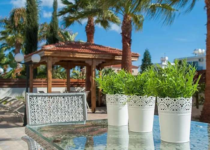 Stefanie * Αγία Νάπα